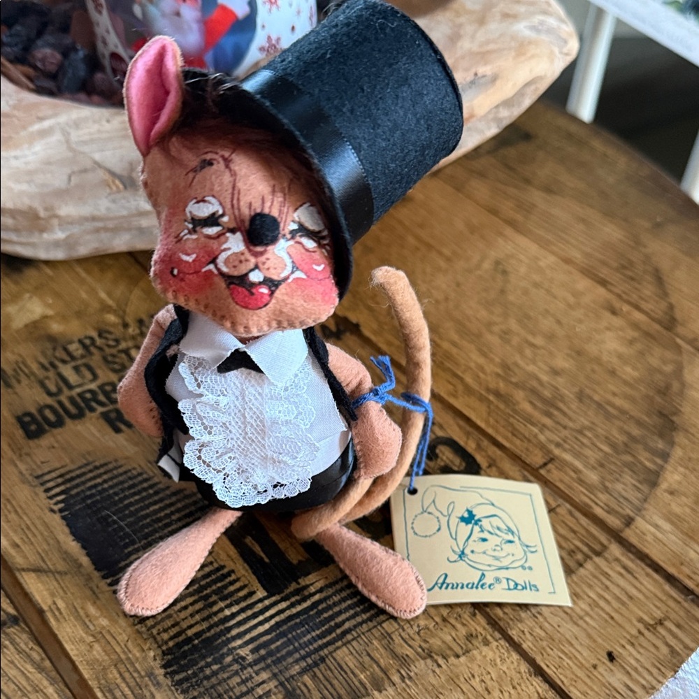 Vintage 1994 Annalee Dolls Groom Mouse..he is so handsome and ready to party